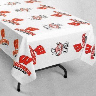 Wisconsin Plastic Tablecloth  Sports & Outdoors