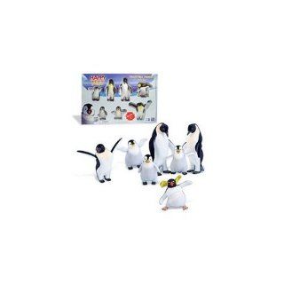 Happy Feet Collectible Figure Gift Set: Series 1   Toddler Mumble, Toddler Gloria and More: Toys & Games