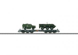 Marklin HO Scale Modern German Army (BW) Diecast Model, Type Samms 709 Flat Car With Dingo And Fuchs Vehicles (KFOR Markings): Toys & Games
