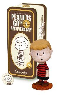 Dark Horse Deluxe 60th Anniversary Classic Peanuts Statue #5: Schroeder: Toys & Games