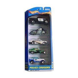 Hot Wheels Police Cruisers 5 Car Gift Pack   Contains 5 1:64 Scale Collectible Die Cast Cars: Toys & Games