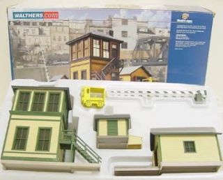 Walthers O Scale Cornerstone Series&#174 Built ups Trackside Structures Set Cream & Railroad Green (Interlocking Tower, Speeder Shed, Crossing Shanty): Toys & Games