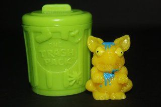 The Trash Pack Individual Trashie   137 EL TRASHO in Yellow Glow in the Dark   Bin Critters (LIMITED EDITION): Toys & Games