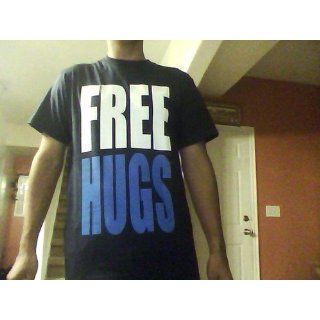 FREE HUGS Mens T shirt, Big and Bold Funny Statements Tee Shirt: Clothing