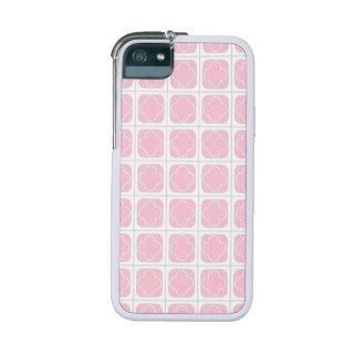 Lt Rose Pink  White Quatrefoil Squares Pattern iPhone 5/5S Covers