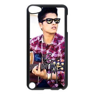 Bruno Mars with Guitar Case Fits Iphone 5 Cover Snap On Protector for Apple Ipod: Cell Phones & Accessories