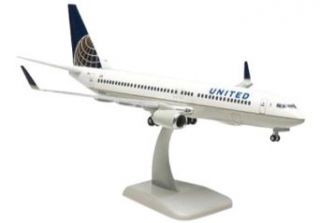 Daron Hogan United 737 800 Post Co Merger Livery Model Kit with Gear, 1/200 Scale: Toys & Games