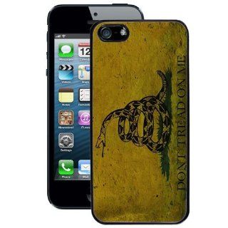 Hot Buckles Dont Tread On Me Gadsden Flag iPhone 5 Case   Graphic iPhone 5 Case (Black): Cell Phones & Accessories