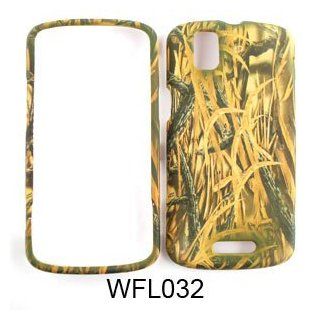 Motorola Droid Pro A957 Camo/Camouflage Hunter Series, w/ Shedder Grass Hard Case/Cover/Faceplate/Snap On/Housing/Protector: Cell Phones & Accessories