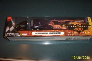 Batman Begins Michigan International Speedway NASCAR Race Day June 19 2005 Theme Hotwheels Hauler Trailer Rig Semi Tractor Transporter 1/64 Scale: Toys & Games