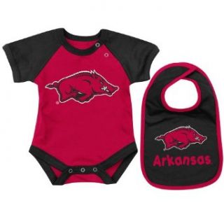 NCAA Unisex Infant/Toddler Arkansas Razorbacks Infant Derby Onesie & Bib Set (Cardinal, 0 3 mo) : Infant And Toddler Sports Fan Apparel : Clothing