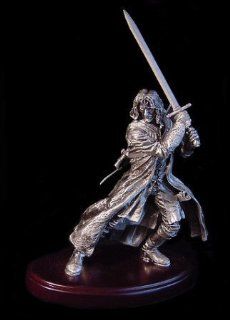 Lord of the Rings   Aragorn 8" Amalgama Pewter Figure: Toys & Games