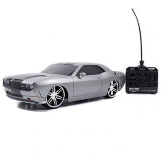 Jada Toys 1:16 Radio Control Vehicle: 2012 Dodge Challenger SRT8