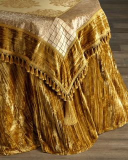 Golden Velvet Table Linens
